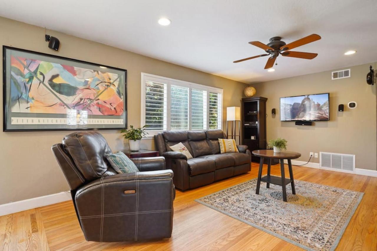 Riverview Huge Yard, Quiet Cul-de-sac, Perfect For Families * Sacramento